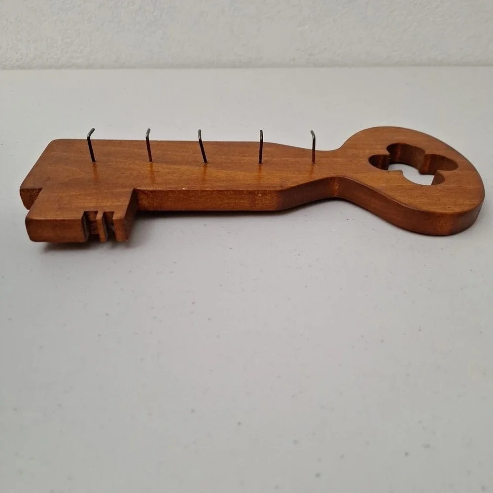 Vintage Wood Wooden Key Shaped Key Holder Rack 6 Hooks See Pics/Desc 12